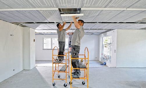 L'installazione di un impianto di riscaldamento a soffitto.