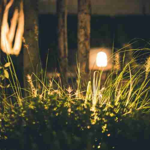 illuminazione da giardino: una stima dei prezzi e consigli per scegliere Illuminazione giardino: non va presa sottogamba poiché incide su estetica e funzionalità
