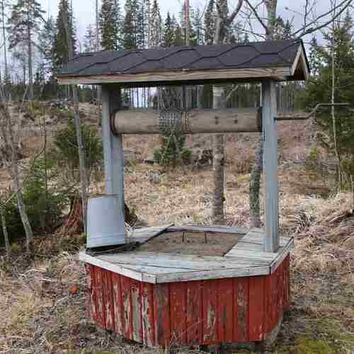 Pozzo artesiano: ecco cosa sapere Pozzo artesiano, soluzione per garantire l'approvvigionamento di acqua di qualità