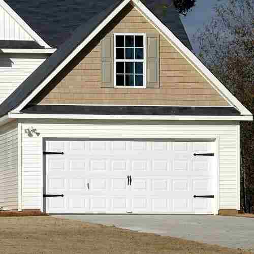 Serranda per garage, ecco quanto costa e altre info utili.