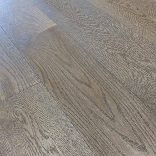 Parquet industriale: quanto costa e altre info Parquet industriale, sinonimo di resistenza ed eleganza, ideale per locali commerciali e civili.